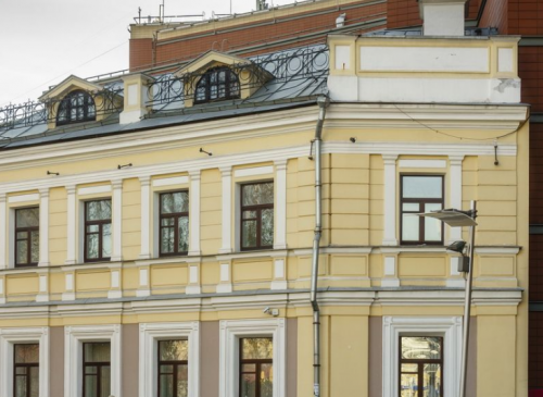 Особняк "Средний Овчинниковский, 8" – фото объекта
